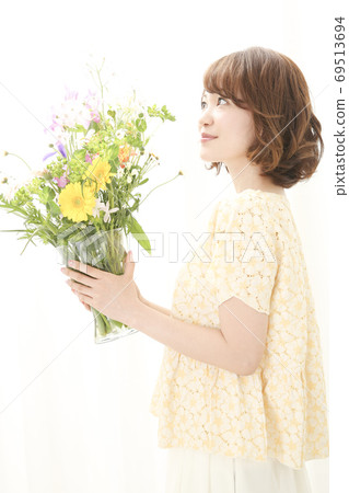 Flowers and women 69513694