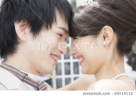 person, bridal couple, bride and groom 69514118