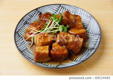Pork belly boiled 69514485