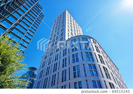 Osaka Chuo-ku Honmachi 3-chome intersection St. Regis Hotel Osaka 69515245