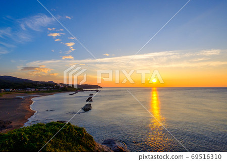 Evening view of Onodachi Park (Kashiwazaki City, Niigata Prefecture) 69516310