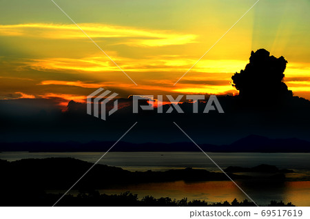 A trip series to Shodoshima across the Seto Inland Sea: Sunset over the summer clouds 69517619