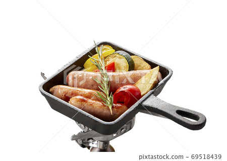 用煎鍋製作的戶外食品 69518439