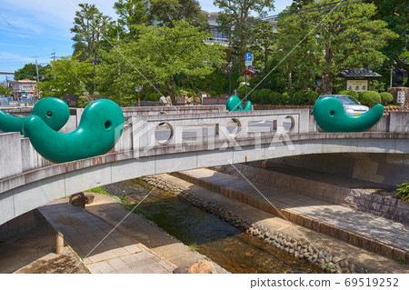 Magatamabashi over the Tamayu River in Tamayu Town, Matsue City, Shimane Prefecture 69519252