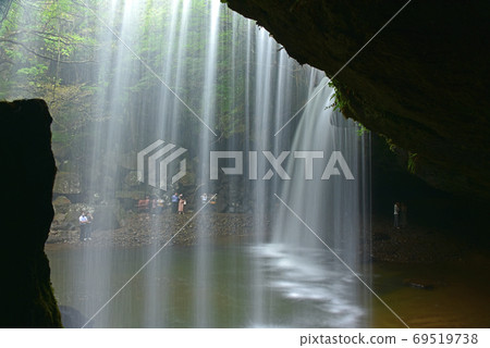 Nabegataki Falls, Aso Oguni Town 69519738