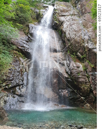 Hongryu Falls 69521817