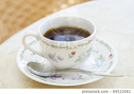 Hot coffee 69522081