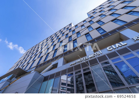 JR Yokohama Tsuruyacho Building at the West Exit of Yokohama Station 69524658