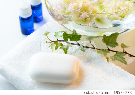 Image of aromatherapy 69524778