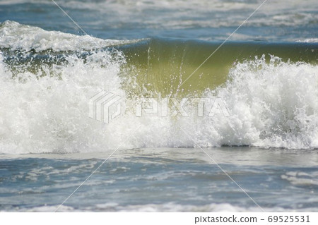 At Shiomizaka 4 69525531