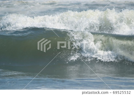 At Shiomizaka 3 69525532