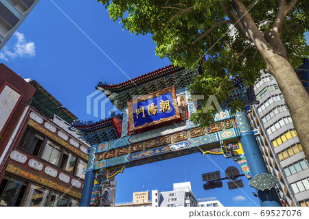 East Gate "Choyomon" in Yokohama Chinatown East Gate "Choyomon" in Yokohama Chinatown 69527076