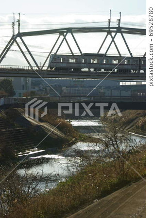 火車在早上過橋 火車在早上過橋 69528780