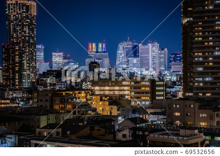 Shinjuku night view 69532656