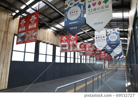 Diagonal corridor at Seibu-Chichibu Station Diagonal corridor at Seibu-Chichibu Station 69532727