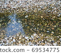小卵石流水 69534775