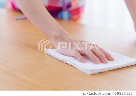 Cleaning the table photo material Cleaning the table photo material 69535135