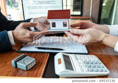 Sale purchase contract to buy a house, Customer 69535136