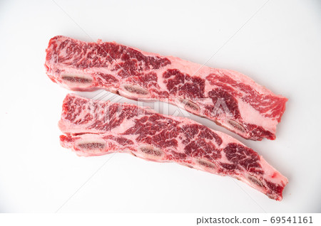 Karubi, beef short rib with bone flanken style Karubi, beef short rib with bone flanken style 69541161
