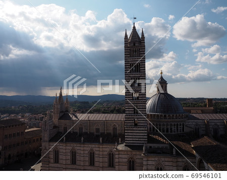 Siena Cathedral, Italy, where the streaks of light fall Siena Cathedral, Italy, where the streaks of light fall 69546101