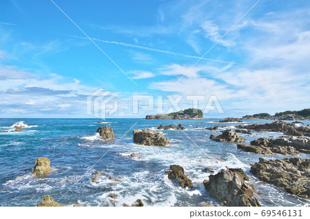 Echizen coast in autumn 69546131