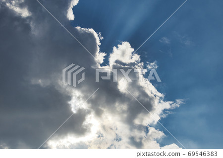 餘輝雲 餘輝雲 69546383