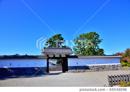 小田原城堡在秋天 69548096
