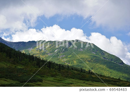 黑部五郎小屋的三ka倫卡山的山脊 黑部五郎小屋的三ka倫卡山的山脊 69548483