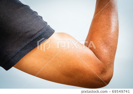 男性手臂肌肉訓練 69549741