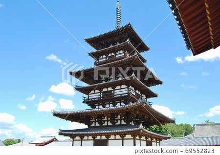 The east tower of Yakushiji The east tower of Yakushiji 69552823