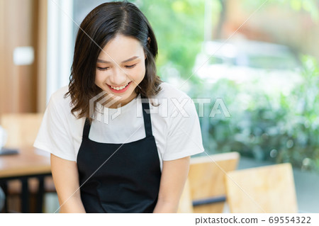 Woman. waitress Woman. waitress 69554322