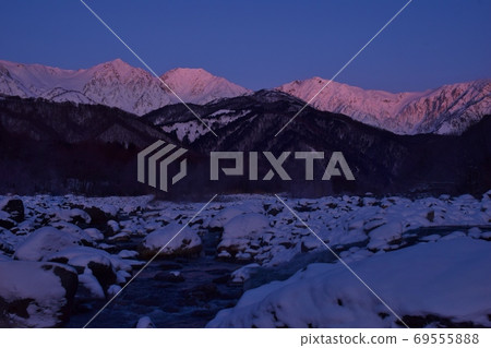 Hakuba village at dawn winter scenery Hakuba village at dawn winter scenery 69555888