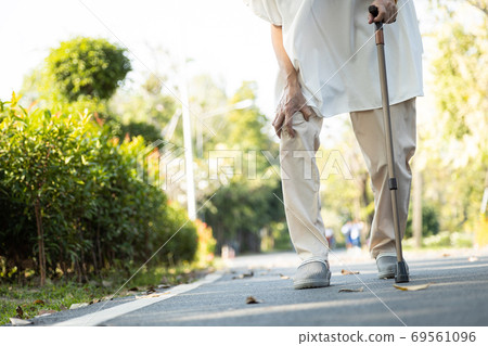 Asian senior woman have blount's disease painful in the knees,joint hurt,bone problem while walk,elderly people suffer from osteoporosis,gout,rickets,muscle pain,knee swollen,feel tired and exhausted Asian senior woman have blount's disease painful in the knees,joint hurt,bone problem while walk,elderly people suffer from osteoporosis,gout,rickets,muscle pain,knee swollen,feel tired and exhausted 69561096