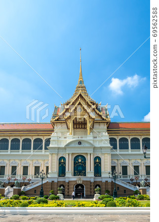 Chakri Maha Prasart Throne Hall, one of the most important and beautiful hall in The Grand Palace in Bangkok, Thailand Chakri Maha Prasart Throne Hall, one of the most important and beautiful hall in The Grand Palace in Bangkok, Thailand 69562588