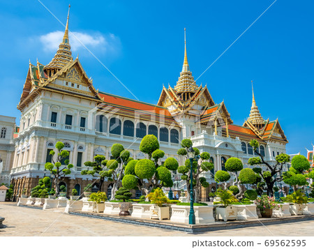 Chakri Maha Prasart Throne Hall, one of the most important and beautiful hall in The Grand Palace in Bangkok, Thailand Chakri Maha Prasart Throne Hall, one of the most important and beautiful hall in The Grand Palace in Bangkok, Thailand 69562595