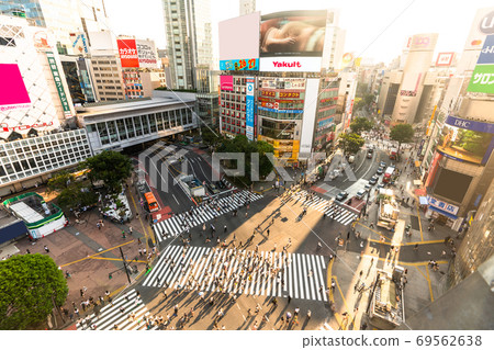 《東京》澀谷的暮色,人影 《東京》澀谷的暮色,人影 69562638