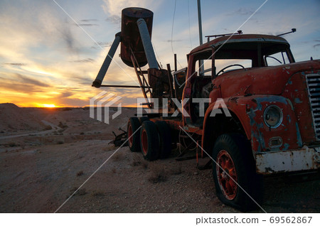 庫珀·皮迪卡車和日落 庫珀·皮迪卡車和日落 69562867