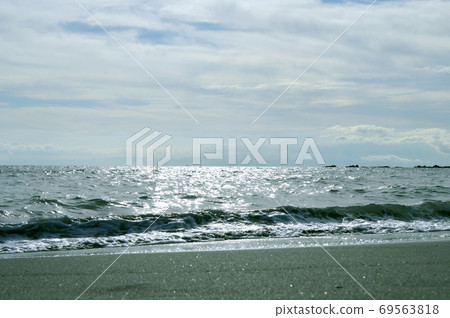 Spectacular horizon and sky Spectacular horizon and sky 69563818