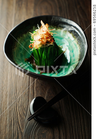 Spinach 69566258