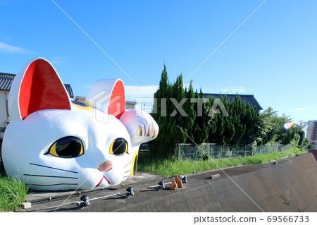 Tokoname City Watching Cat (Maneki Neko) Tokoname Huge Maneki Neko in Tokoname Tokoname City Watching Cat (Maneki Neko) Tokoname Huge Maneki Neko in Tokoname 69566733