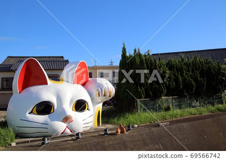 Tokoname City Watching Cat (Maneki Neko) Tokoname Huge Maneki Neko in Tokoname 69566742