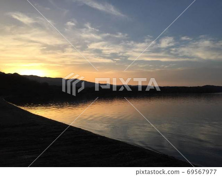 湖Kussharo在早晨 湖Kussharo在早晨 69567977