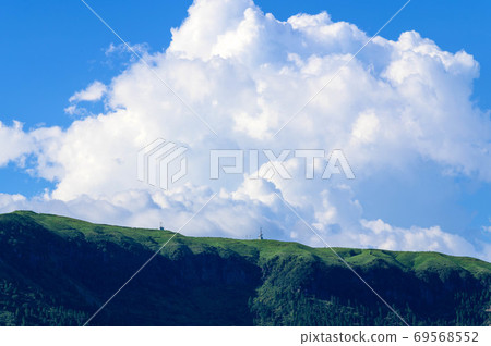The most beautiful panoramic view of Aso Daikanbo Disk cloud (hanging cloud) (Kasaun) Japan, Aso City, Kumamoto Prefecture 2020 The most beautiful panoramic view of Aso Daikanbo Disk cloud (hanging cloud) (Kasaun) Japan, Aso City, Kumamoto Prefecture 2020 69568552