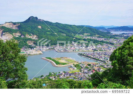 香川縣高松市矢島,從矢島Skyway看到的屋久里的街道 香川縣高松市矢島,從矢島Skyway看到的屋久里的街道 69569722