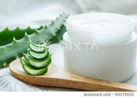 Image of aloe cosmetics organic cosmetics 69578028