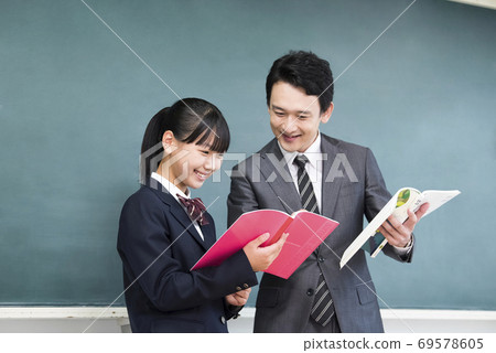 學生和老師 69578605