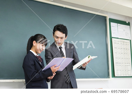 Students and teachers 69578607