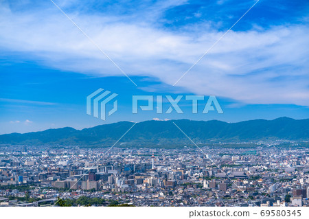 《京都府》京都塔和城市景觀 69580345
