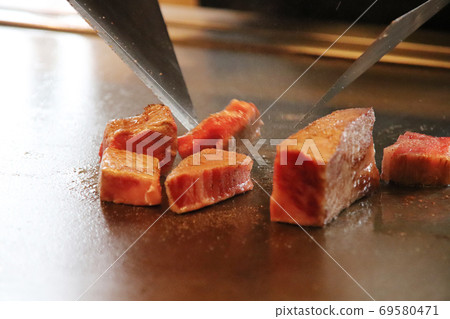 Teppanyaki steak Teppanyaki steak 69580471