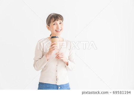 放鬆高級女士喝 放鬆高級女士喝 69581194